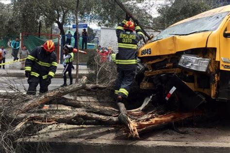 4:06 acc84 metro & trains 85 637 просмотров. Accidente de tránsito en el sur de Quito deja dos heridos ...