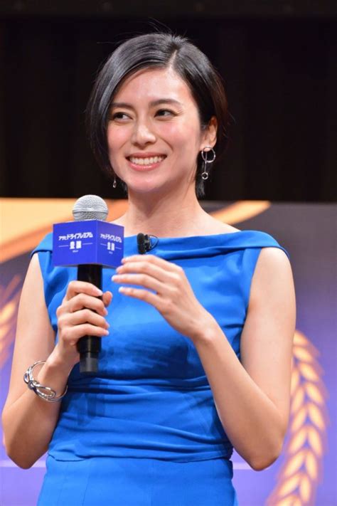 The site owner hides the web page description. 柴咲コウ、"背中開き"妖艶ドレス披露 オススメ料理でアサヒ ...