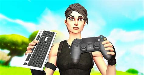 Critique Ghoul Trooper Fortnite Skins Holding Xbox Controller