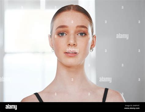 Closeup Of Face Of Dancer Hi Res Stock Photography And Images Alamy