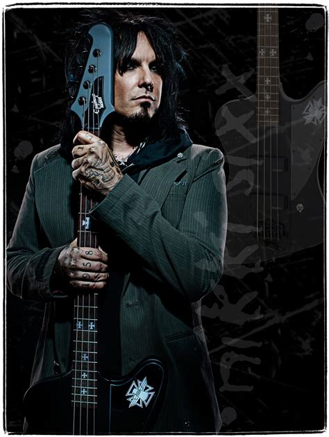 Bassist Nikki Sixx 80s Bands Music Bands Rock Bands Too Fast For