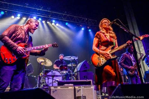 Live Review Tedeschi Trucks Band At Enmore Theatre Sydney March 22 2016 Life Music Media
