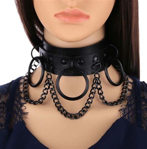 Gothic Loose Chain O Ring Faux Leather Choker FashionSprout Chokers