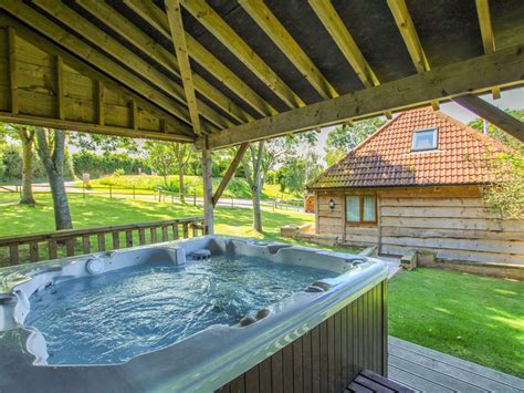 13 Best Large Holiday Homes In Somerset (2022 & 2023 Guide)