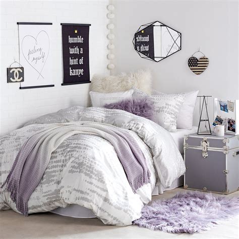 47 modern bedrooms you'll want to stay in forever. City of Angels Room- Dormify | Bedroom design, College ...