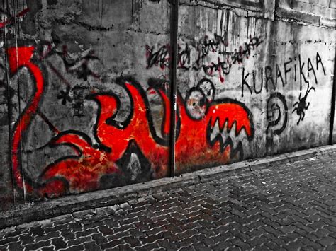 Streets Comes Alive If Graffiti Is A Crime Let God Punish Flickr