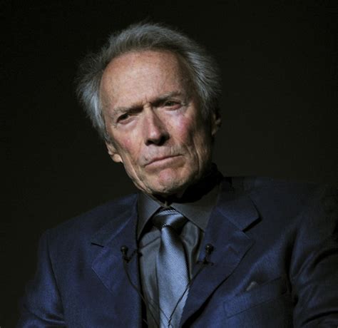 Longtime hollywood republican clint eastwood signaled that he might not support president donald trump's he also expressed disappointment in the overall climate heading into the 2020 election. Visão | Clint Eastwood, aos 90 anos, prepara-se para ...