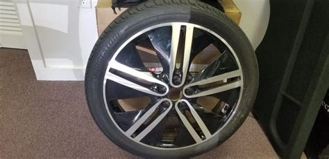 Bmw i3 front wheel and tire