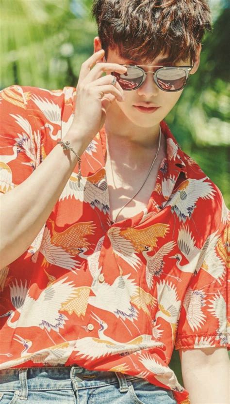 Lee jong suk reportedly started filming upcoming drama in march 2017. Lee Jong Suk WALLPAPER #wallpaper #lockscreen | korea ...