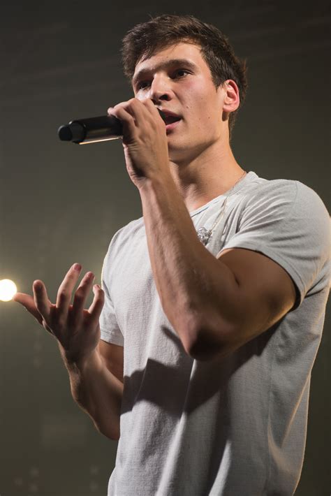 Fashion studio / location • surfing international + domestic contests / private sessions / lifestyle / equipment • nightlife nightclubs / bars / restaurants / new york fashion week • headshots for television / film / theatrical / publicity + professional needs • po File:2017 Wincent Weiss - by 2eight - 8SC1507.jpg ...