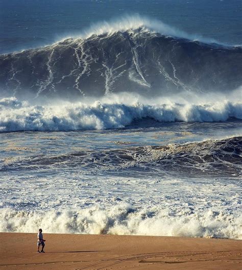 Epic Waves Waving At Nazaré Portugal Big Wave Surfing Surfing Waves