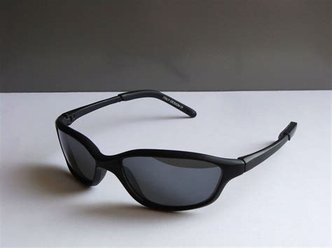 Wir sind begeistert von dem coolen design der oakley sportbrillen. Style Moderne Herren / Damen Sonnenbrille Brille Schwarz ...