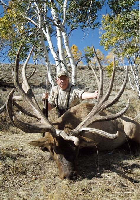 Idaho Hunter Pays 305000 To Hunt Deer On Utahs Antelope Island