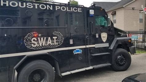 Houston Police Department Swat Vehicle [640 X 360] Policeporn
