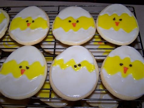 Osterplätzchen backen und dekorieren mit Kindern
