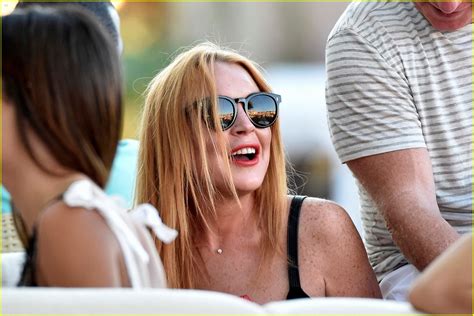 Lindsay Lohan Steps Out After Friend Hofit Golan Denies Pregnancy Rumors Photo 3721384