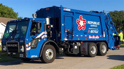 Republic Services Mack Lr Split Rear Loader Garbage Truck Youtube