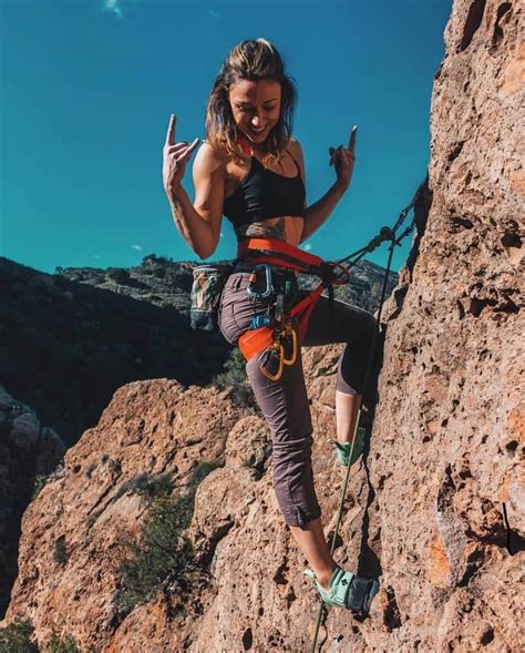 badass climbing and climber image climbing outfits climbing girl rock climbing outfit