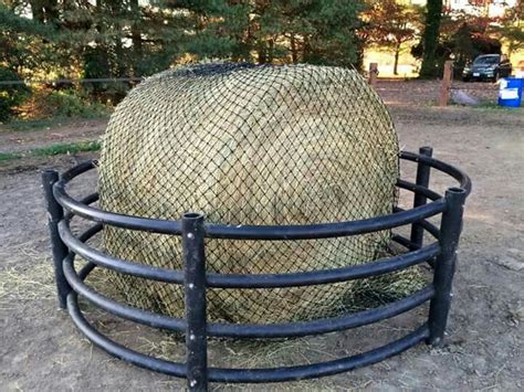 I Want To Build A Feeder Like This Horse Hay Horse Feeder Horse Diy