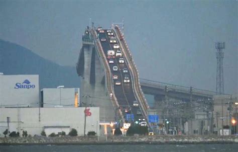 Japans Crazy Rollercoaster Bridge Forces Drivers Down A Terrifying
