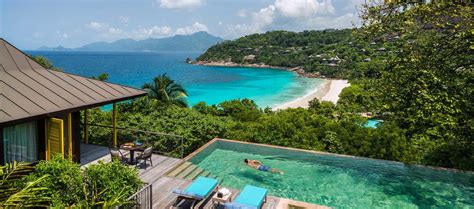 The seychelles are a collection of 115 islands in the indian ocean sits close by to the equator, and so enjoys a really warm climate all year round. Four Seasons Resort Seychelles : hôtel de luxe aux ...
