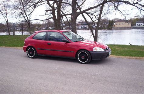 If you are looking for a honda civic owner's manuals then reading it is always the best way to enhance the enjoyment of driving. 2000 Honda Civic - Exterior Pictures - CarGurus