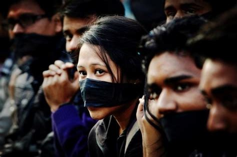 印度又发生一起强奸案！受害人是男性，被4人在车内施暴三个小时 看看头条 中华网