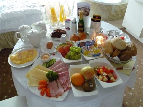 Ganz auf der sicheren seite bist du mit verschließbaren thermobechern. Bild "Frühstück ans Bett" zu Hotel Alpen-Herz in Ladis