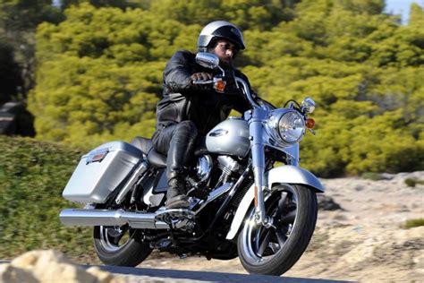 I was invited to join a private forum for fld's, but you just won't get the constructive (smart *ss) criticism like you will at an open forum. Harley-Davidson Dyna Switchback: Tourer im Customlook ...