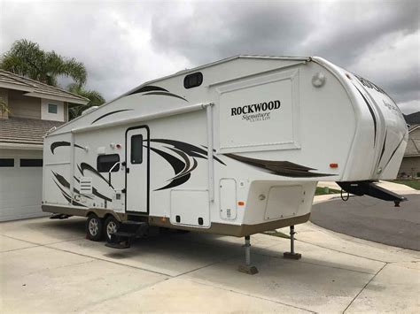 2012 Used Forest River Rockwood Ultra Lite 8286ws Fifth Wheel In