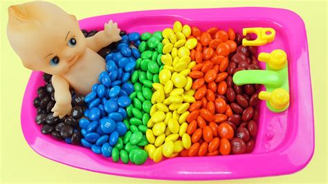 Learn Colors Baby Doll Bath Time Mandms Surprise Toys Color Bubble Bath