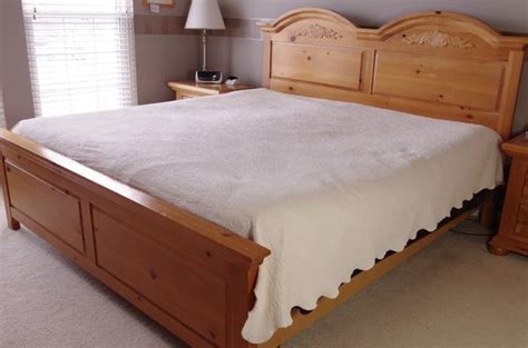 Asking $1,200 or best offer. Broyhill "Fontana" King Size Bed Distressed Pine in 2020 ...