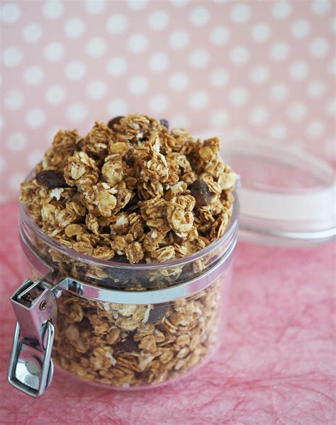 Which means i added peanut butter cups to mine. Peanut Butter Granola - The Breakfast Drama Queen
