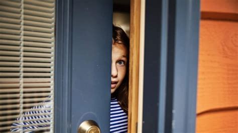 How To Teach Kids About Stranger Danger Know From The Expert Pedfire