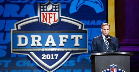 Nfl Draft Picks 2017 Complete Draft Results From Rounds 1 7 Sporting News