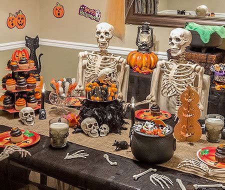 Gratefully, you don't have to use a fortune at the store to set a spooky scene. Halloween parties! - Pink Pixie Parties