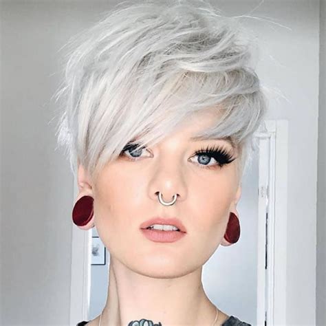 Short Pixie Haircuts for Women in 2021-2022 – Page 2 – HAIRSTYLES