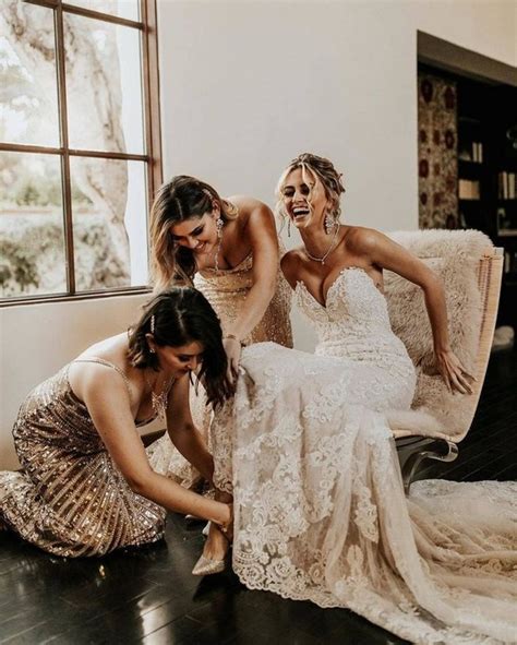Getting Ready Wedding Photo Ideas With Your Bridesmaids3 Hi Miss Puff