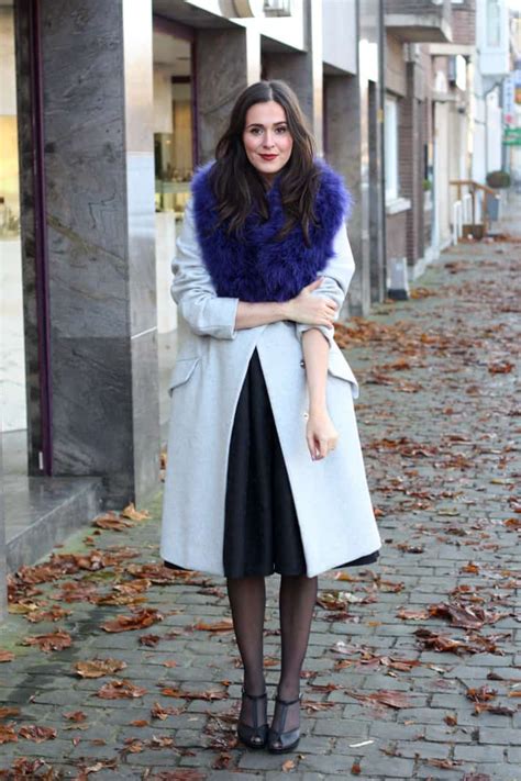 How to Wear Feather Boa for the Party Look? | My Fashion Villa