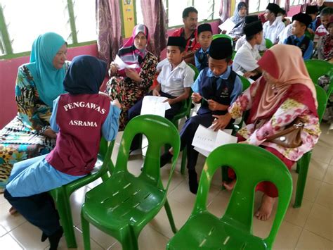 Jangan lupa dibalas ya wy. SK Trusan: Majlis Aku Janji dan Penetapan Target Tahun 6, 2016