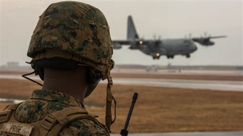 Macs 4 Marines Train To Employ Expeditionary Runways The Official