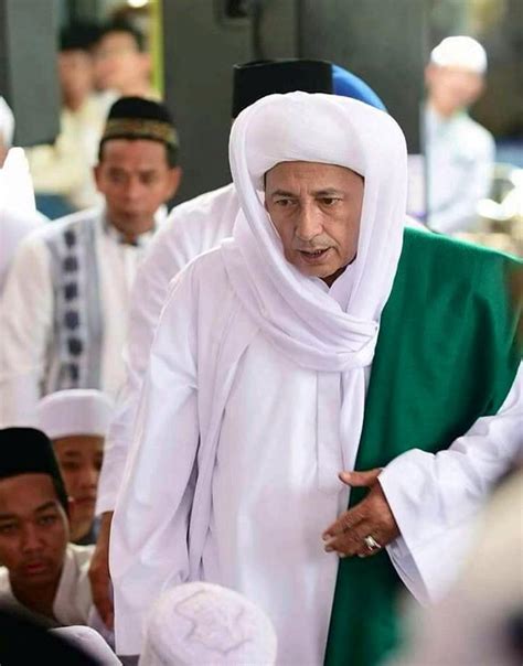 Habib luthfi tidak saja menjadi idola masyarakat pekalongan dan sekitarnya. Selamat Ulang Tahun ke-70 Maulana wa Habibana Luthfi bin Yahya