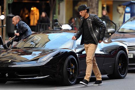 Mesut Ozil Fined For Double Parking His Ferrari 458 Autoevolution