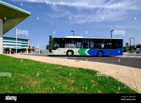 Autobus Hi Res Stock Photography And Images Alamy