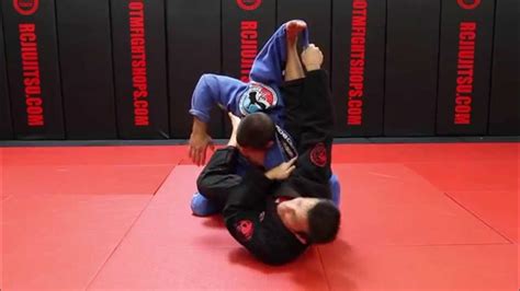 Jiu Jitsu Techniques Triangle Set Up Using Lapel Youtube