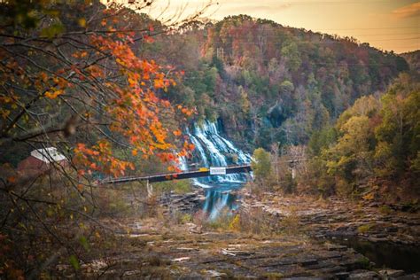 19 Awesome Places To See In Tennessee Places To See Twin Falls