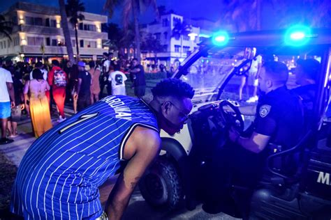 Miami Beach Declara Estado De Emergencia E Impone Toque De Queda Tras Violencia Durante El Fin