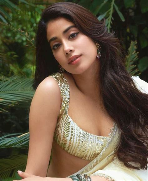 Bollywod Vs Hollywood Janhvi Kapoor Looks Alluring In Sexy Sequinned