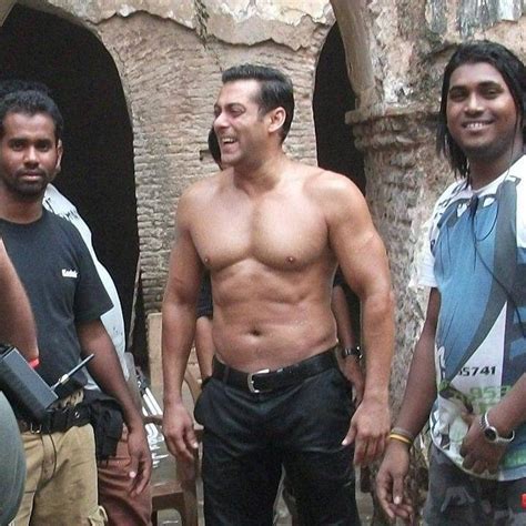 Shirtless Bollywood Men Salman Khan Topless On Set Shirtless Sanjay Dutt And Salman Khan