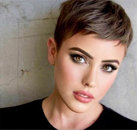 There are countless different pixie cut styles that are designed to. Brilliant Schwarz Frisuren Für Kurzes Haar 2020 | Neue ...